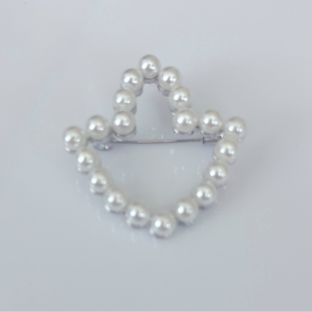 For ALPHA KAPPA ALPHA Pearl Ivy Leaf Shape Brooch Pin